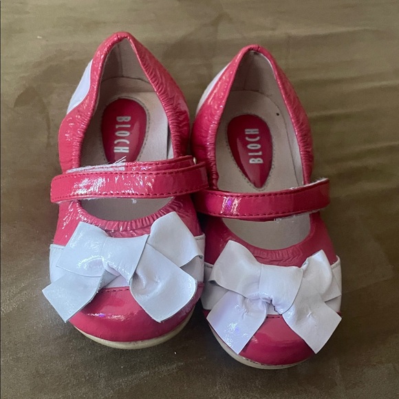 Bloch Pink and White Kids Ballet Flats size 23 little kids vero curio
